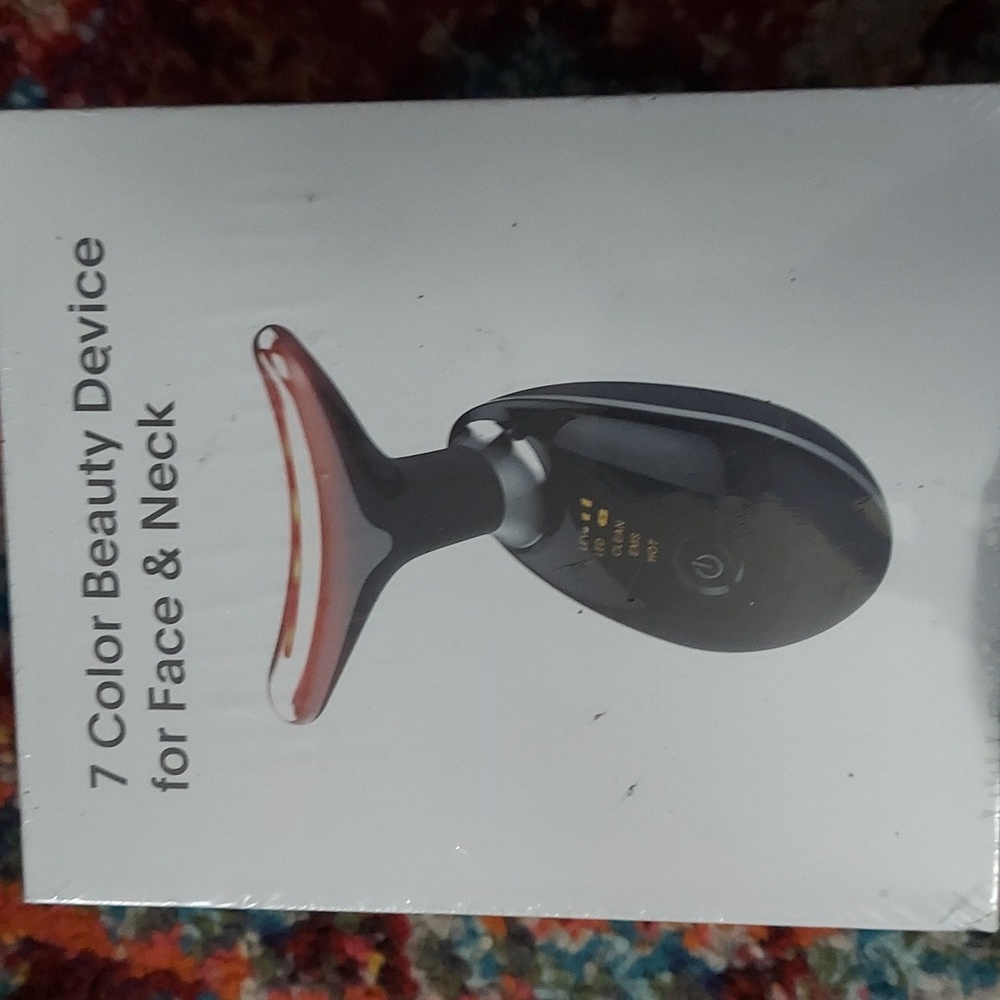 7 in 1 Color Red Light Therapy Beauty Device Face & Neck New/Sealed